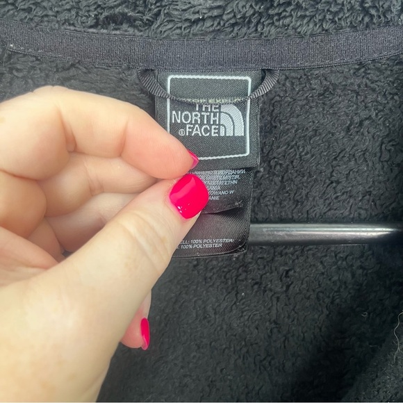 North Face Black Fleece Fuzzy Jacket Zip Up sz Medium - Picture 4 of 7